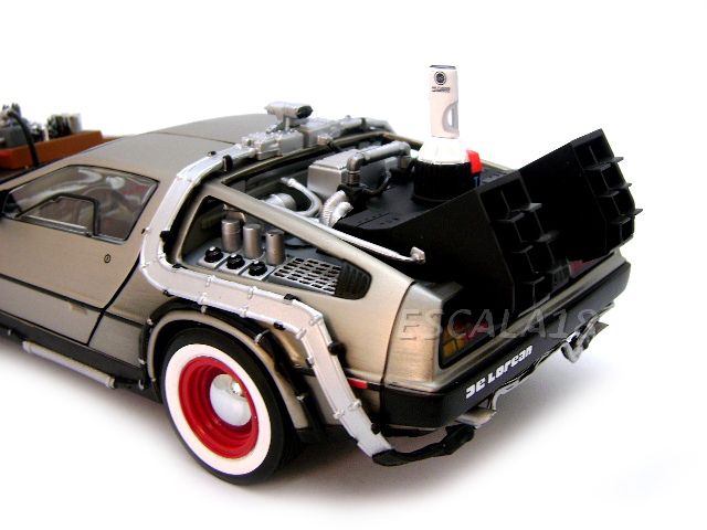 Sun Star 1/18 BACK TO THE FUTURE デロリアン Delorean Time Machine Back to the Future SunStar 1:18 Parte 3 - 19