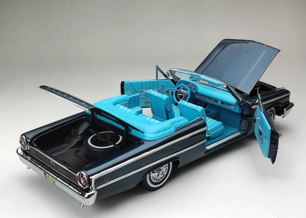 ミニカー 1963 Ford Galaxie 500 SunStar 1:18 Ford Galaxie 500/XL Open Convertible 1963 1:18 Sunstar Azul - 20