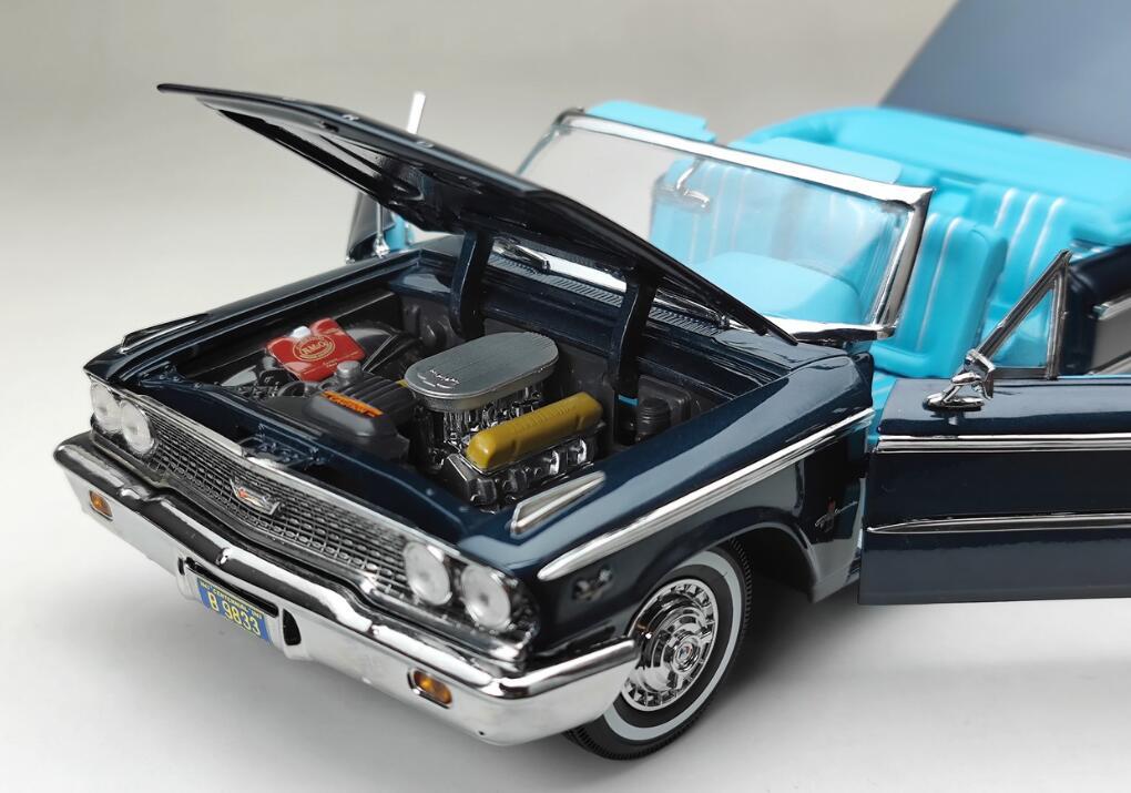 Ford Galaxie 500/XL Open Convertible 1963 1:18 Sunstar Azul - 20