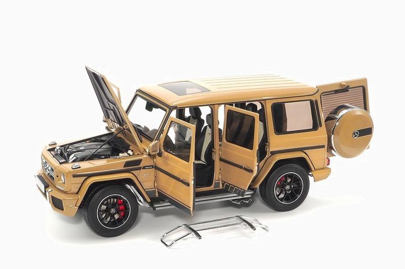 【美品】Almost Real 1/18 メルセデスAMG G63 4x4 Mercedes Benz AMG G 63 (W463) 2015 Desert Sand 1:18 Almost Real