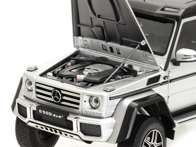 Mercedes Benz G500 4X4 1:18 Almost Real - 19 anos! Loja on-line de