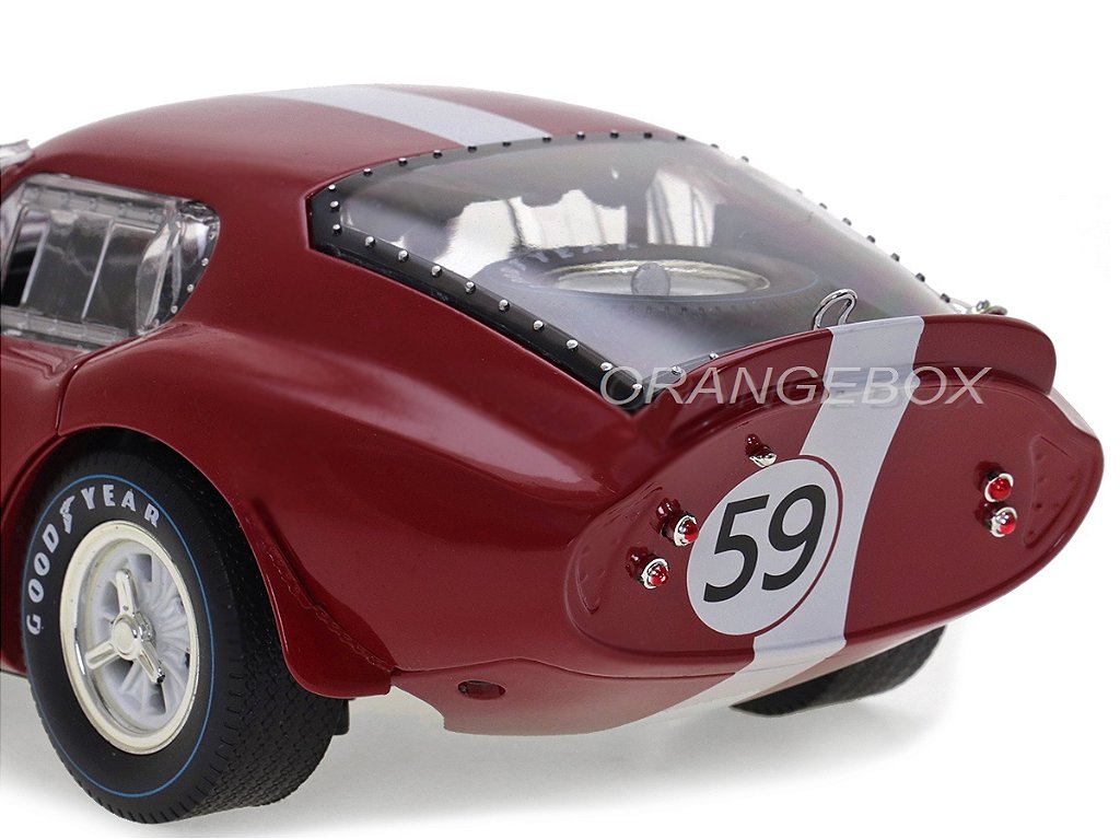 Shelby Cobra Daytona Coupe Le Mans 1965 1:18 CMR - 20 anos! Loja