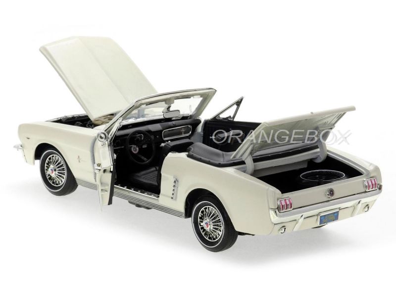 Ford Mustang 1/2 Convertible 1964 1:18 Motormax Branco - 20 anos