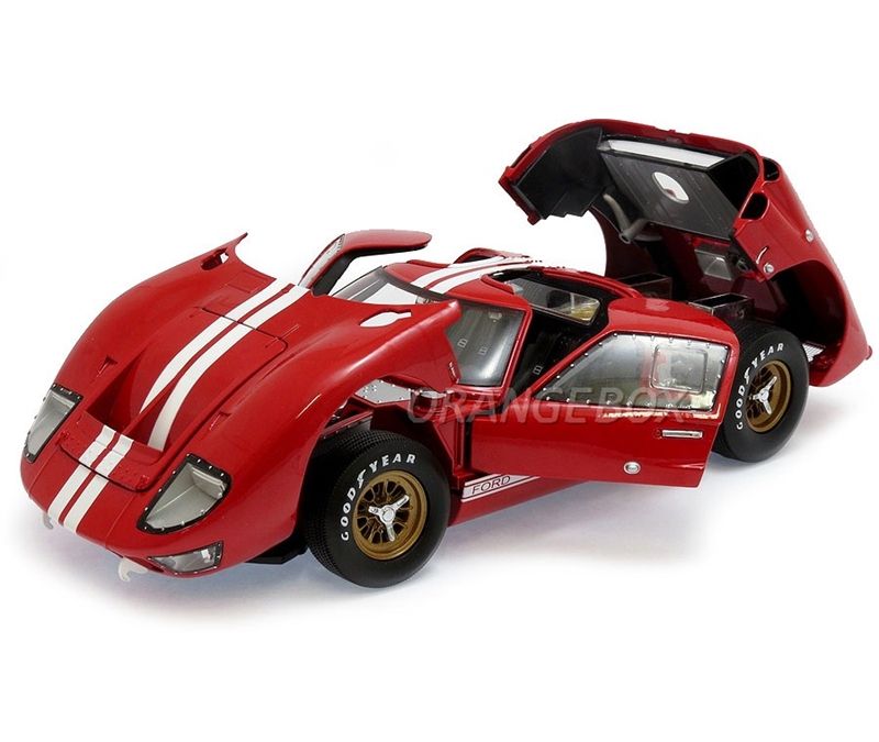 Ford GT40 MKII 1966 1:18 Shelby Collectibles Vermelho - 20 anos