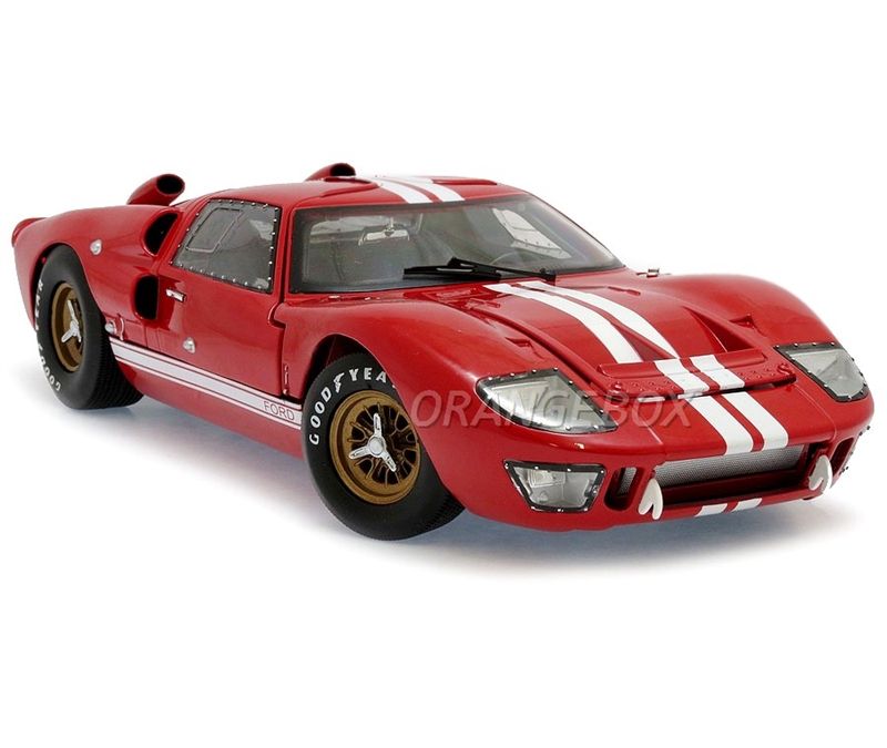 Ford GT40 MKII 1966 1:18 Shelby Collectibles Vermelho - 20 anos