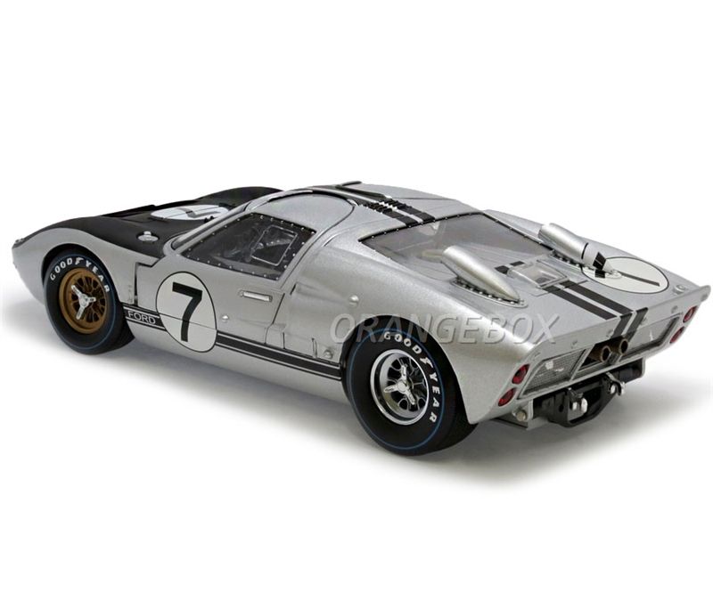 Ford GT40 MKII 1966 1:18 Shelby Collectibles Prata - 20 anos! Loja