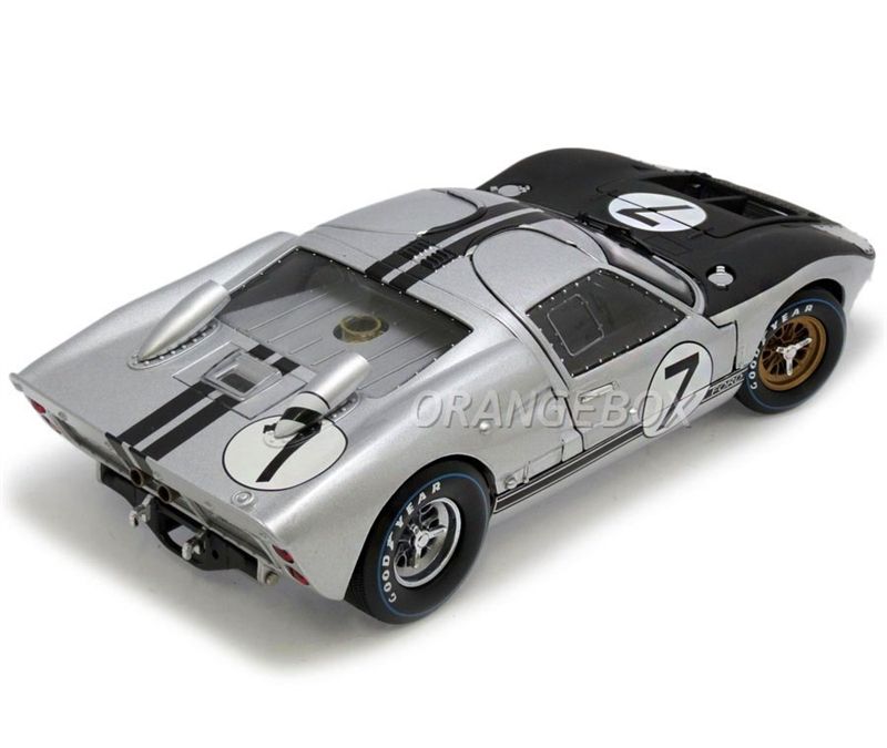 Ford GT40 MKII 1966 1:18 Shelby Collectibles Prata - 20 anos! Loja
