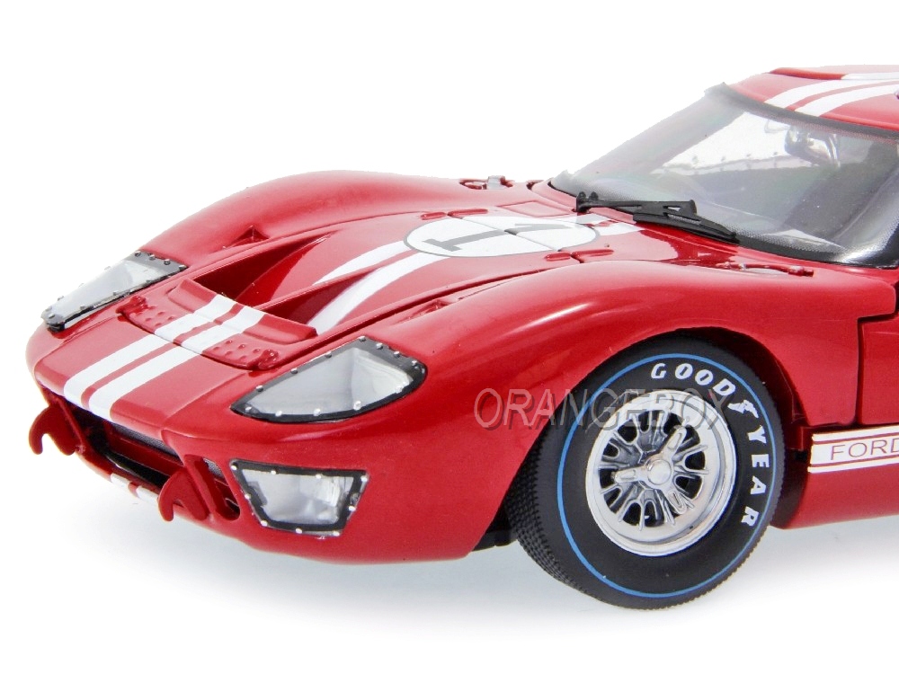 Ford GT40 MKII 1966 1:18 Shelby Collectibles Vermelho - 19 anos