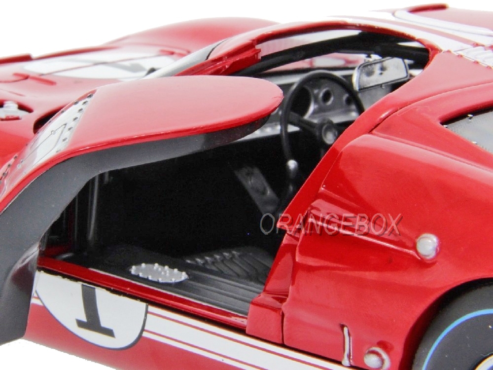 Ford GT40 MKII 1966 1:18 Shelby Collectibles Vermelho - 20 anos
