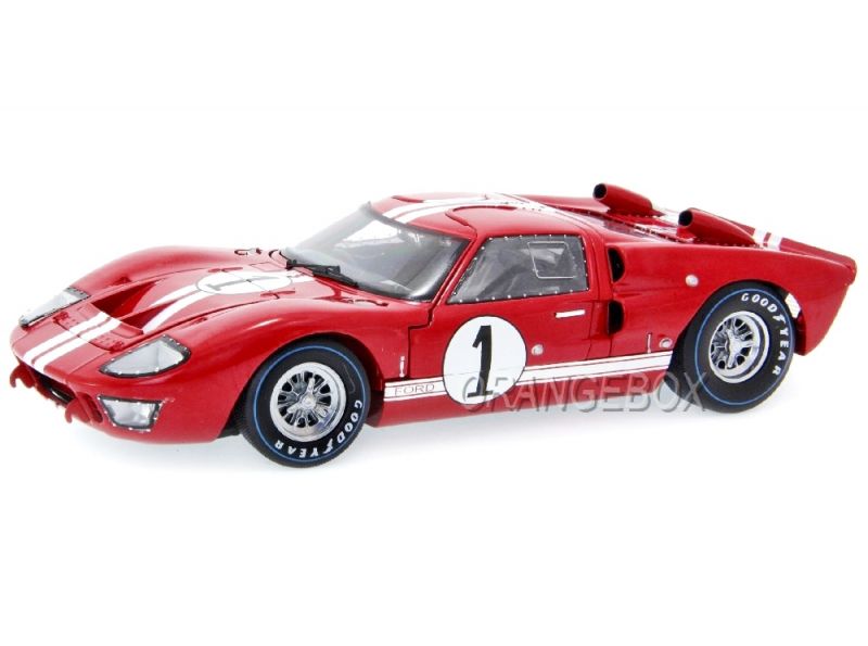 Ford GT40 MKII 1966 1:18 Shelby Collectibles Vermelho - 20 anos