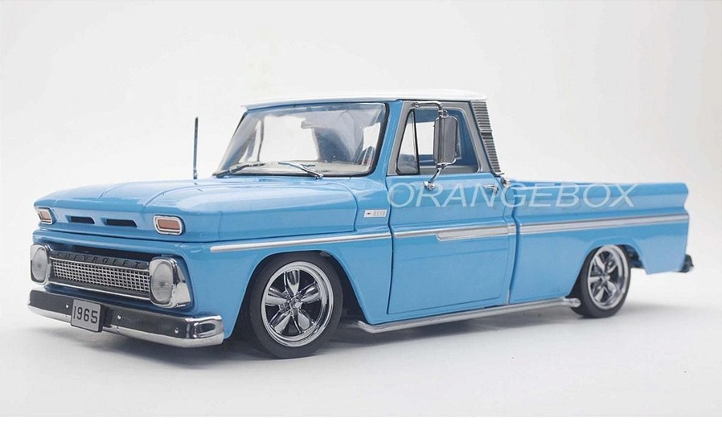 1965 C10 カスタム　1/18 Chevrolet C-10 Styleside 1965 Pick-Up Lowrider 1:18 Sunstar Azul