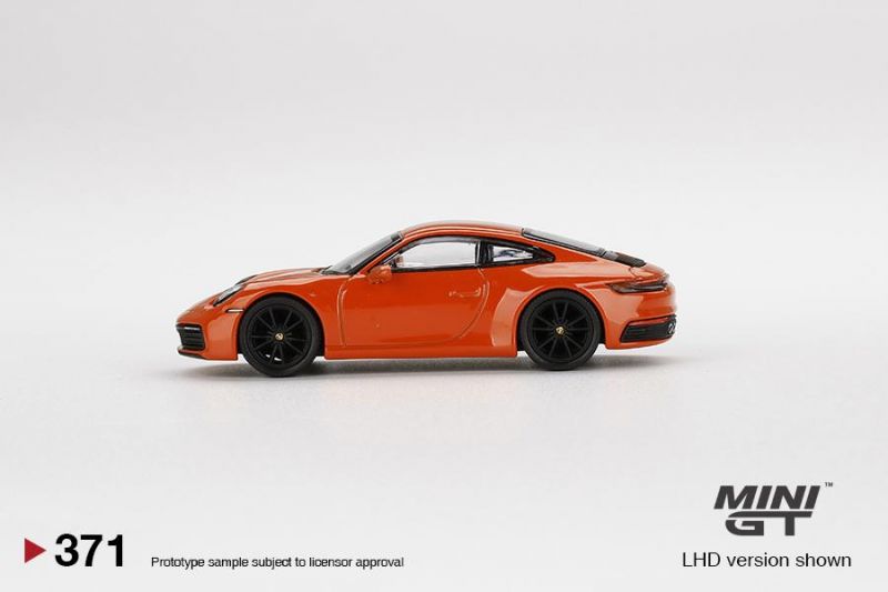 Porsche 911 (992) Carrera 4S 1:64 Mini GT Laranja - 20 anos! Loja