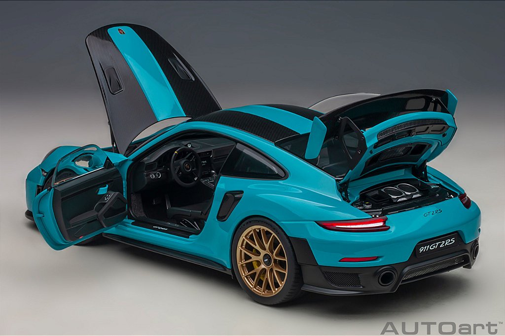 Porsche 911 (991.2) GT2 RS Weissach Package 1:18 Autoart