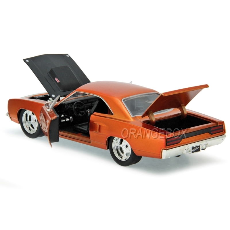 Dom s Plymouth Road Runner Copper 1970 Fast and Furious 7 Jada