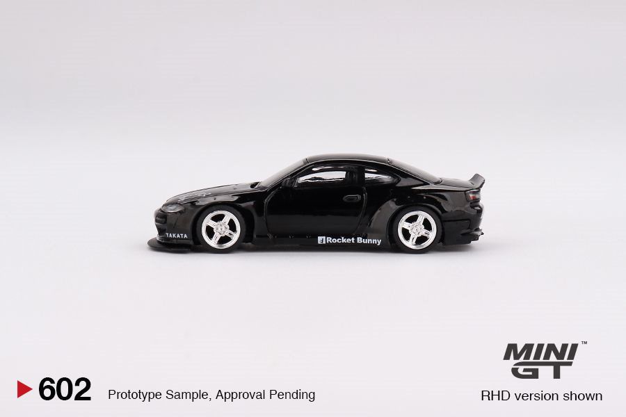 Nissan Silvia (S15) Rocket Bunny 1:64 Mini GT Preto - 20 anos