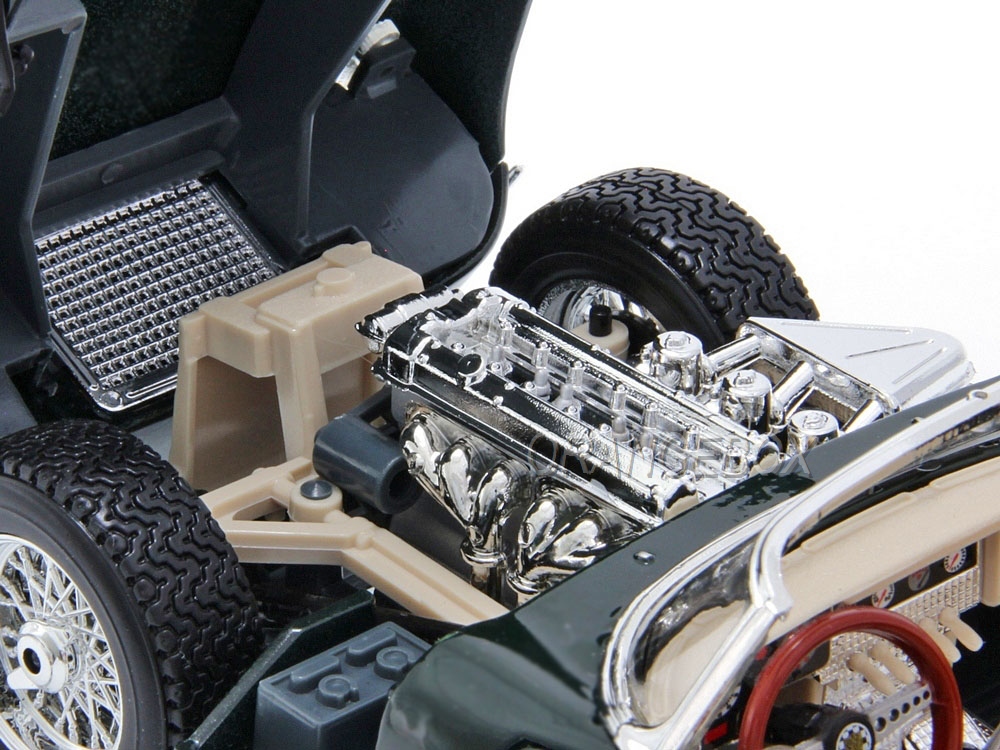 Miniatura Carro Jaguar E-Type Coupe 1961 1/18 Azul Bburago