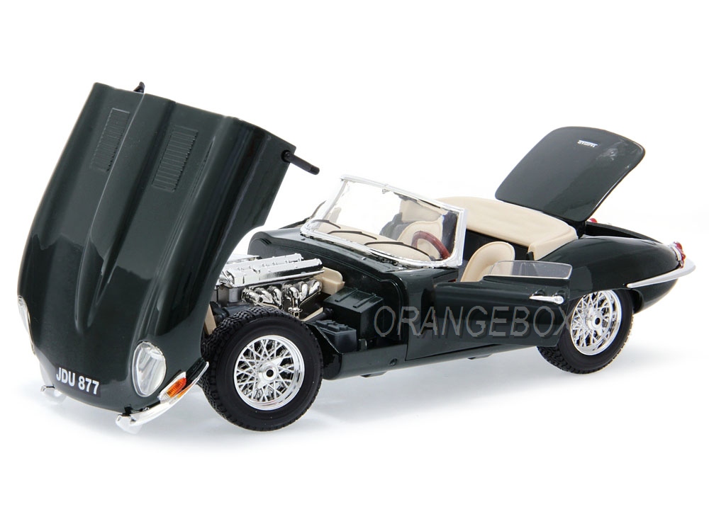 最新作の Bburago 1961 Convertible E-Type Jaguar 1:18 anos 18 - Verde ミニカー