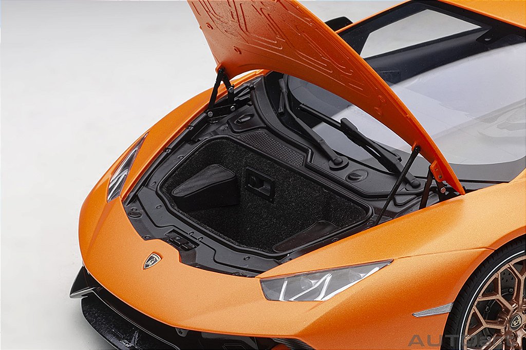 Lamborghini Huracan Performante 1:12 Autoart Laranja - 20 anos