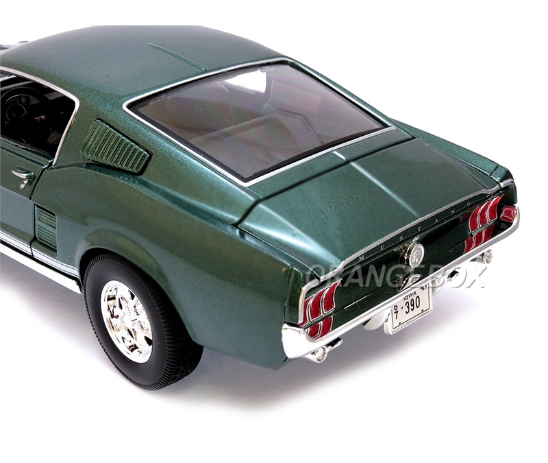 Ford Mustang GTA Fastback 1967 1:18 Maisto Verde - 20 anos! Loja