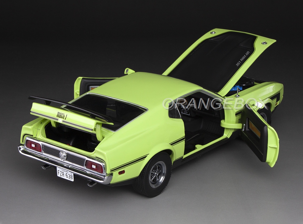 105-008 サンスター 1/18 フォード マスタング 1971 Mach1 Ford Mustang Mach 1 1971 1:18 Sunstar Verde - 19 anos! Loja on