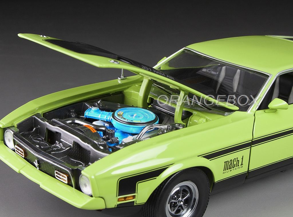 SunStar「1971 MUSTANG MACH１」 Ford Mustang Mach 1 1971 1:18 Sunstar Preto - 19 anos! Loja
