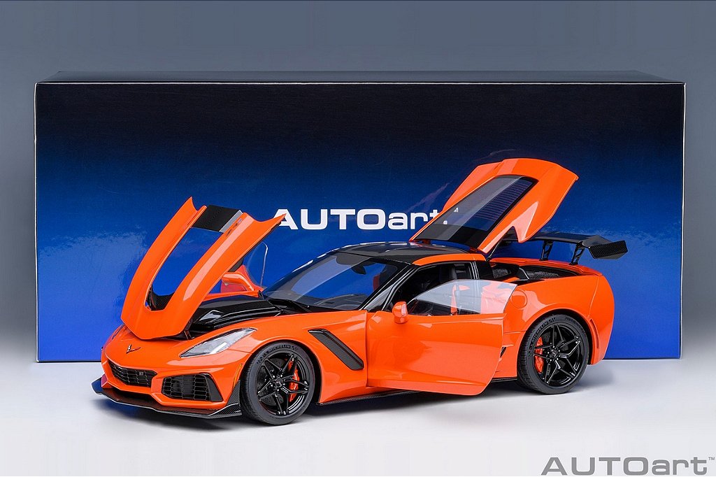 Chevrolet Corvette C7 ZR1 1:18 Autoart Laranja - 20 anos! Loja on
