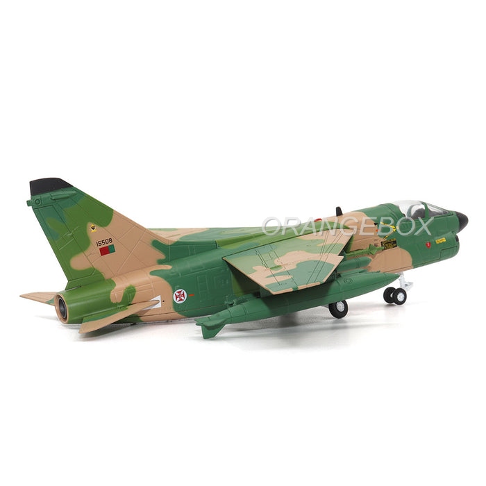 Avião Caça Vought A-7P Corsair II 1:72 Motorcity Classics00 - 20