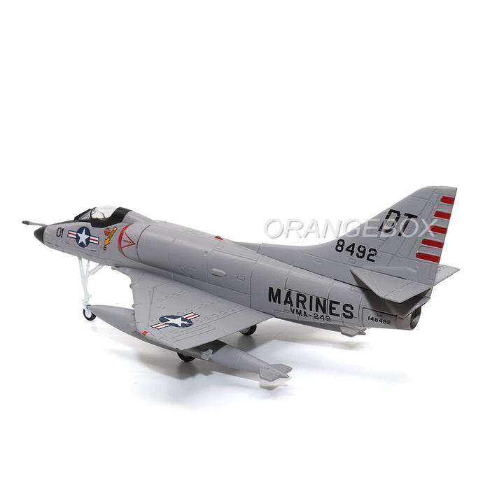 Avião Caça McDonnell Douglas A-4C Skyhawk 1:72 Motorcity Classics