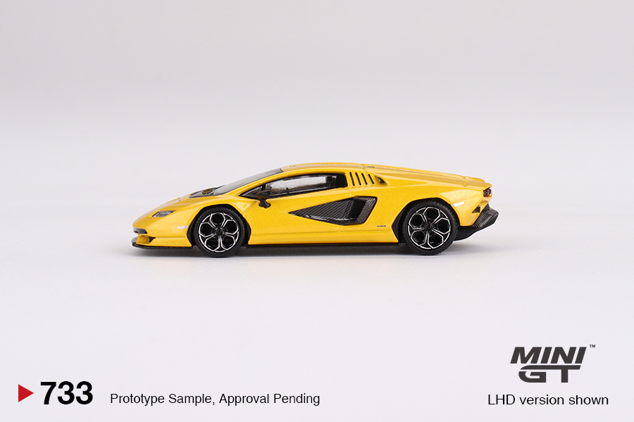 Lamborghini Countach LPI 800-4 1:64 Mini GT Amarelo - 19 anos