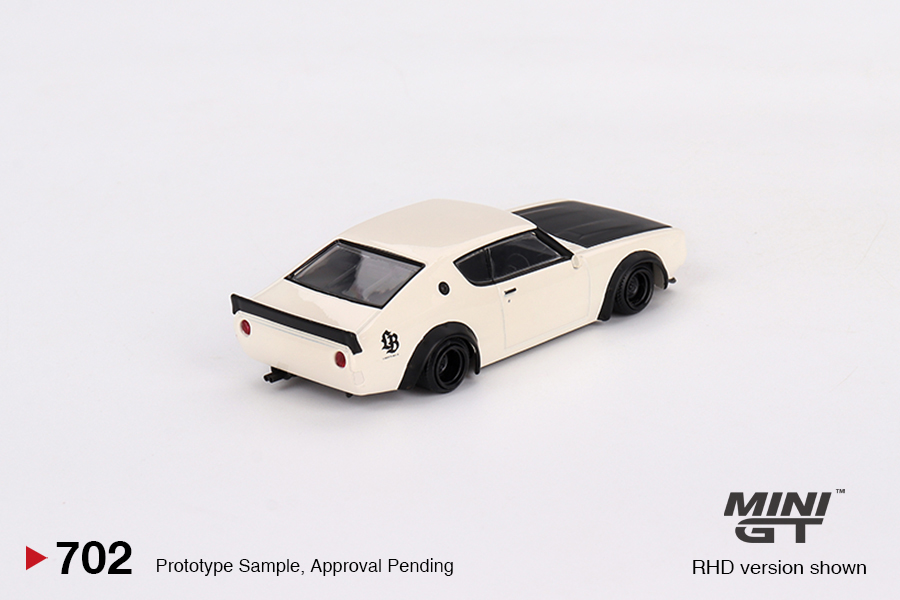 Nissan Skyline Kenmeri Liberty Walk 1:64 Mini GT Branco - 19 anos