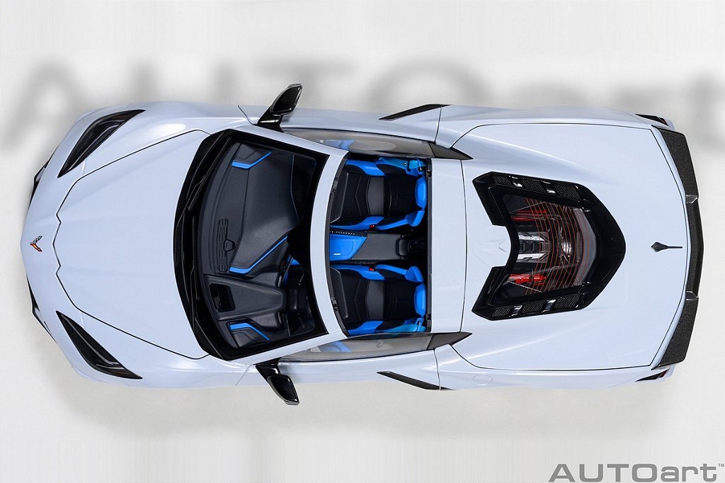 Chevrolet Corvette C8 Stingray Z51 1:18 Autoart Cinza - 20 anos