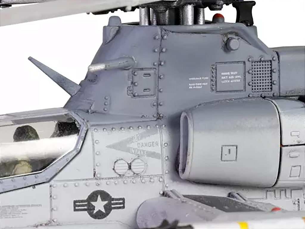 Helicóptero de Ataque Bell AH-1Z Viper 1:72 Forces of Valor - 20