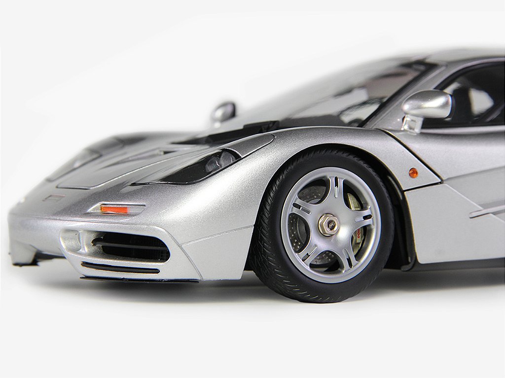 McLaren F1 1:18 LCD Models Prata - 20 anos! Loja on-line de