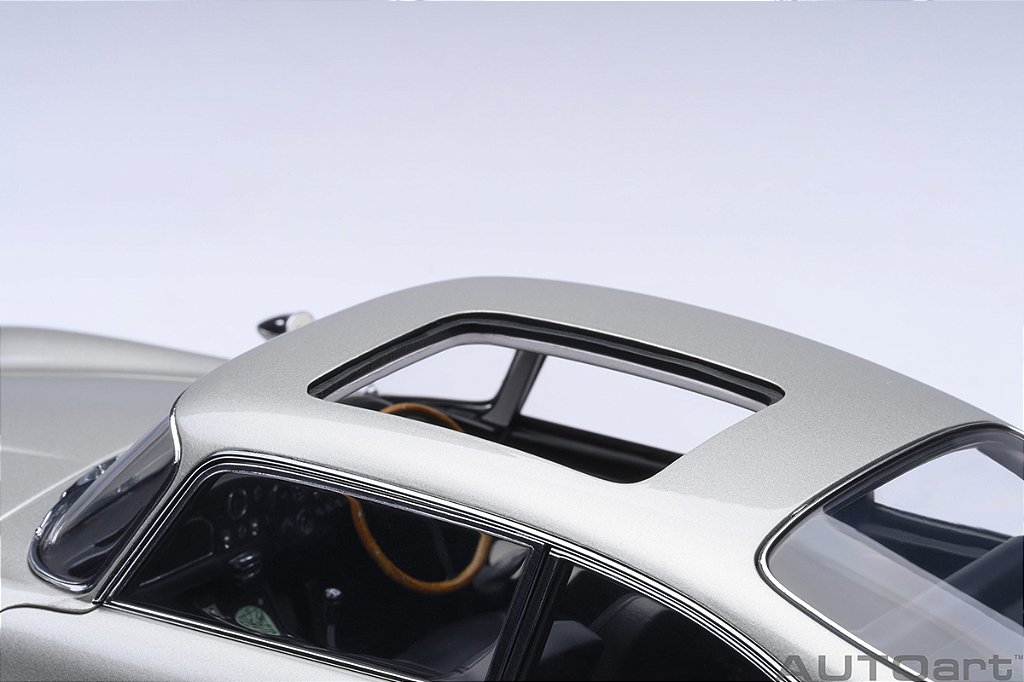Aston Martin DB5 James Bond 007 Goldfinger 1:18 Autoart Prata - 20