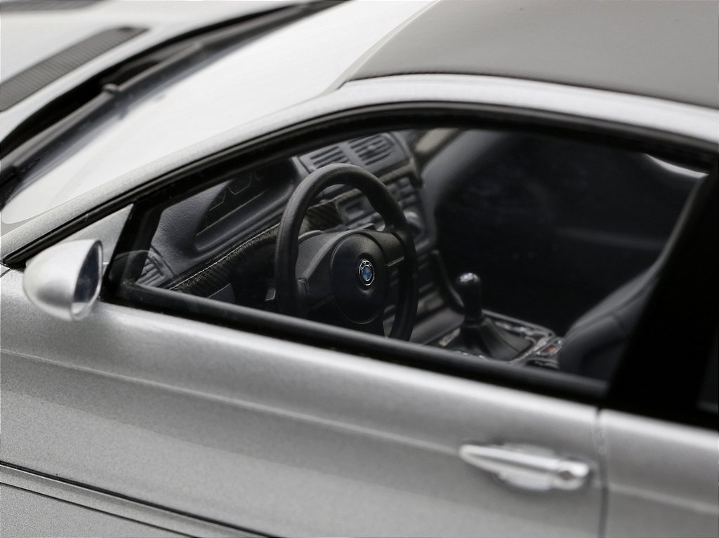 BMW E46 M3 GTR Street Titan 354 2001 1:18 OttOmobile Prata - 20