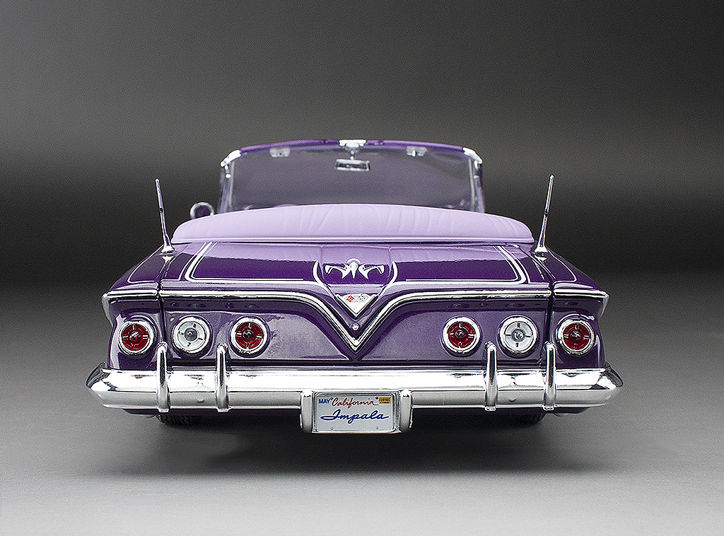 Chevrolet Impala 1961 Open Convertilbe Lowrider 1:18 Sunstar