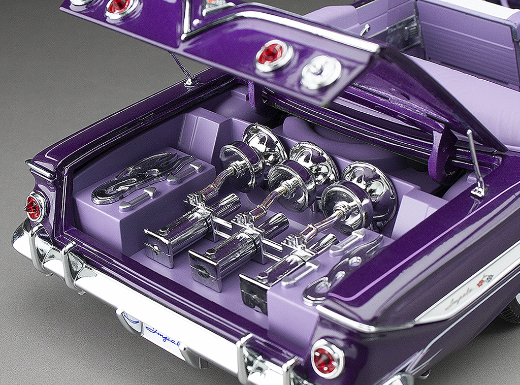 Chevrolet Impala 1961 Open Convertilbe Lowrider 1:18 Sunstar