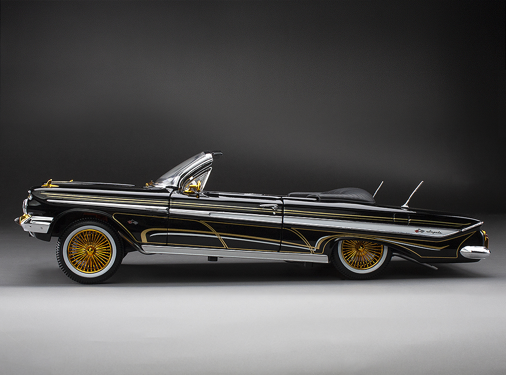 Chevrolet Impala 1961 Open Convertilbe Lowrider 1:18 Sunstar Preto