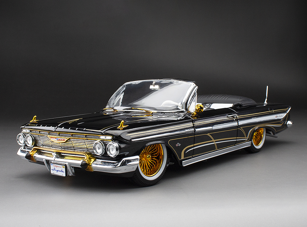 Chevrolet Impala 1961 Open Convertilbe Lowrider 1:18 Sunstar Preto