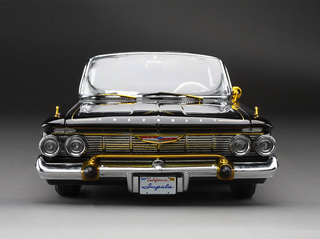 Chevrolet Impala 1961 Open Convertilbe Lowrider 1:18 Sunstar Preto