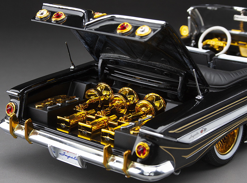 Chevrolet Impala 1961 Open Convertilbe Lowrider 1:18 Sunstar Preto