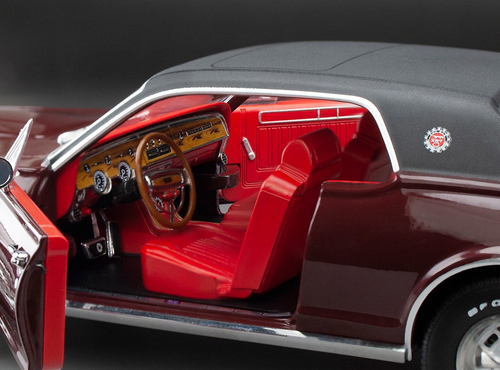 Mercury Cougar 1968 XR7G 1:18 Sunstar - 20 anos! Loja on-line de