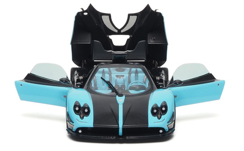 Pagani Zonda 1/18 スケールモデル Pagani Zonda Uno 1:18 Almost Real Azul - 19 anos! Loja on