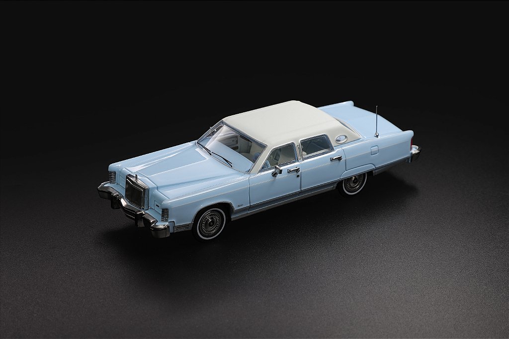 PRÉ-VENDA *** Lincoln Continental Town Car 1979 1:64 Sunstar Azul