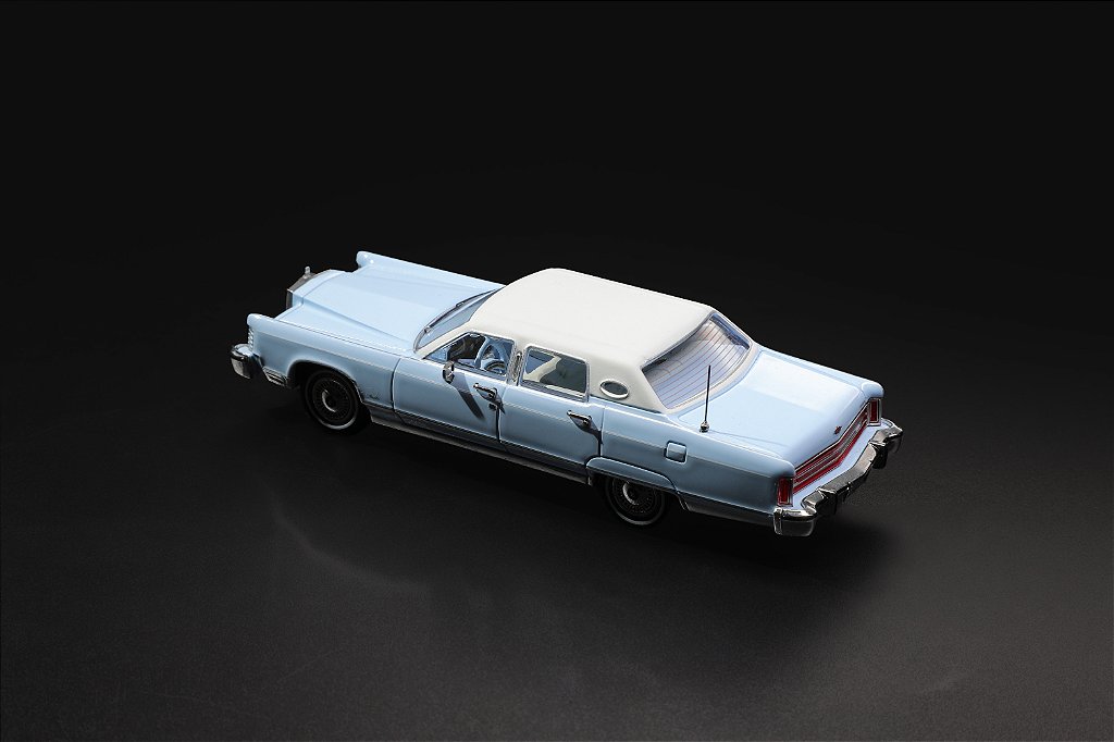 PRÉ-VENDA *** Lincoln Continental Town Car 1979 1:64 Sunstar Azul