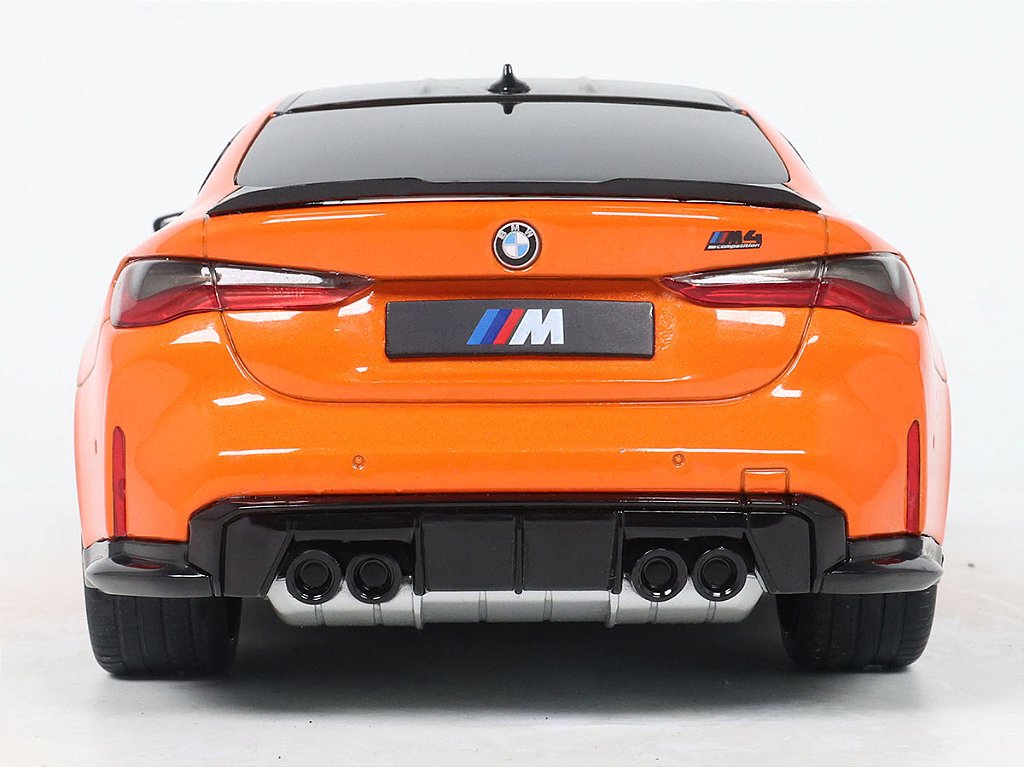 BMW M4 Performance Parts Individual 2025 1:18 Solido Laranja - 20