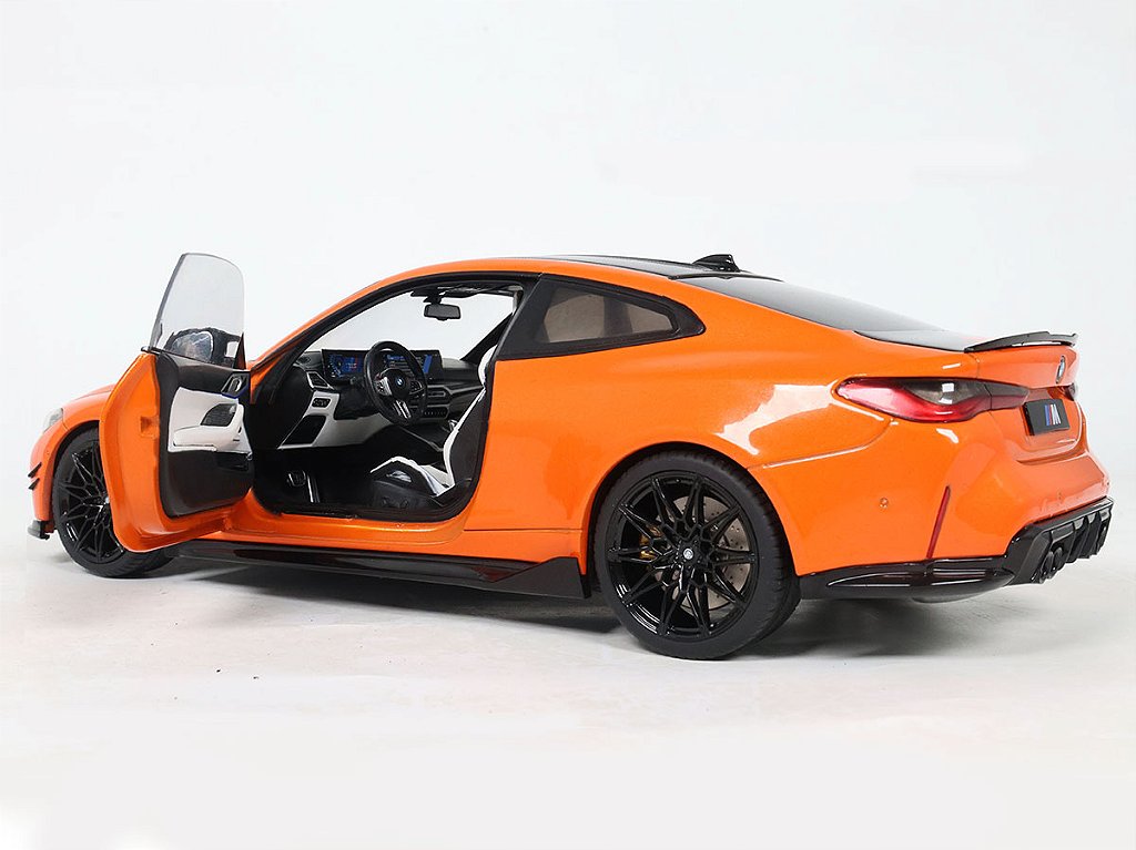 BMW M4 Performance Parts Individual 2025 1:18 Solido Laranja - 20