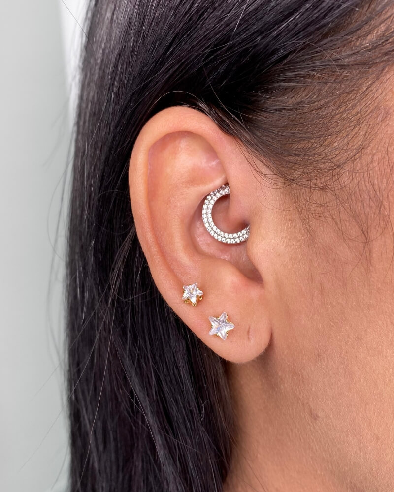 piercing-argola-cravejada-septo-daith-dyvia-titanio-alternative-piercing