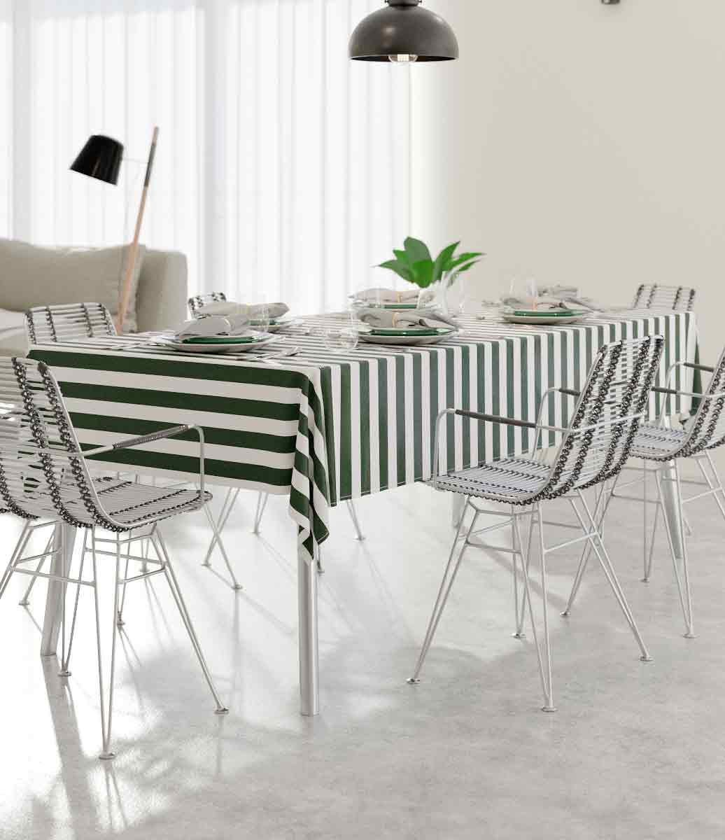 Sala de Estar Decorada com Toalha de Mesa Verde Listrada com Branco