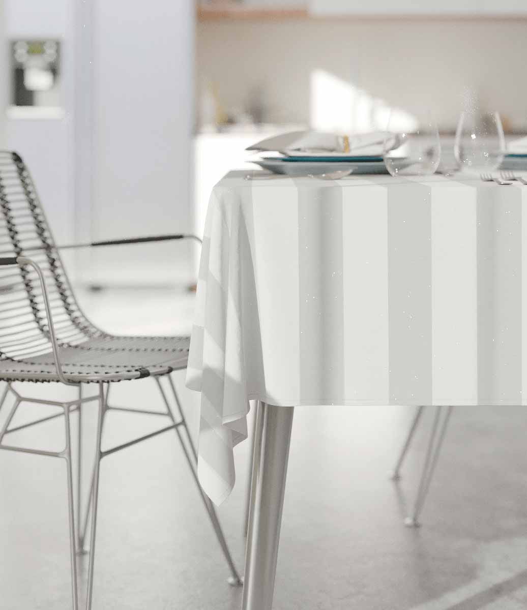 decoração de mesa com toalha de mesa branca listrada